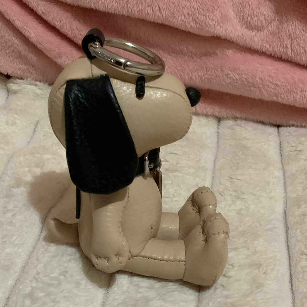 Coach X Peanuts Snoopy Bag Charm - Picture 5 of 5